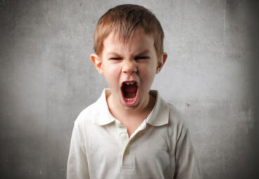 Parler à un enfant en colère : 8 astuces pour y parvenir