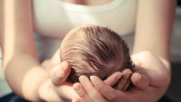 Premier mois de la vie de bébé : tout ce que vous devez savoir