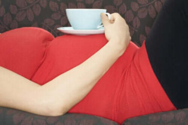 Les avantages et inconvénients du thé vert pendant la grossesse