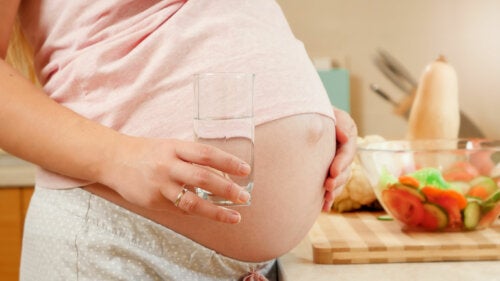 3 bienfaits de l'eau pendant la grossesse