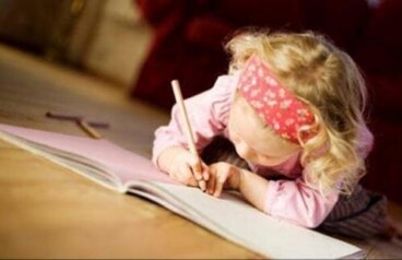 Apprendre aux enfants à lire et à écrire avec la méthode Montessori