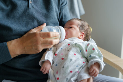 Pourquoi les bébés ne devraient-ils pas boire du lait de vache