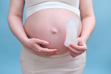 Pertes de liquide amniotique pendant la grossesse : comment les détecter ?