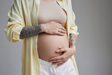 Les tatouages sont-ils dangereux pendant la grossesse ?