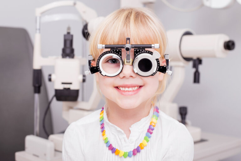 4 signes indiquant que votre enfant a besoin d'un examen de la vue