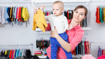 5 conseils pour acheter des vêtements d'occasion à vos enfants